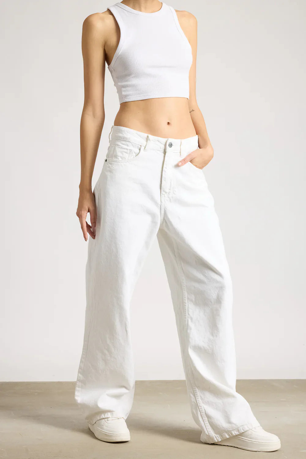 Women's Iconic White Oversized Wide Jeans