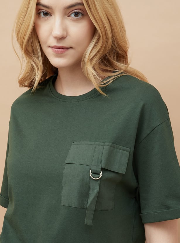 Slim Fit Men’s Pocket Detail T-shirt with Stylish Stitching and Casual Look