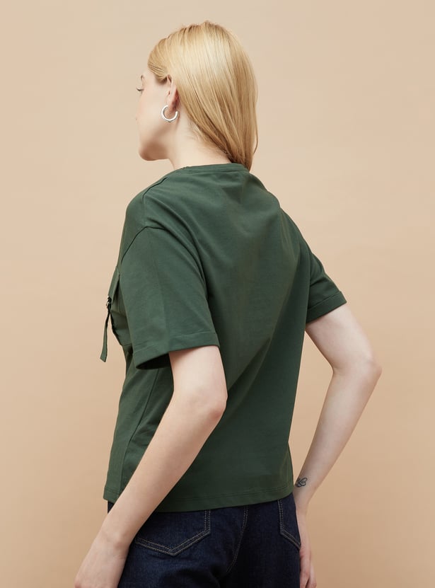 Slim Fit Men’s Pocket Detail T-shirt with Stylish Stitching and Casual Look