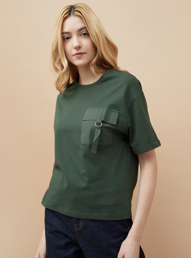 Slim Fit Men’s Pocket Detail T-shirt with Stylish Stitching and Casual Look