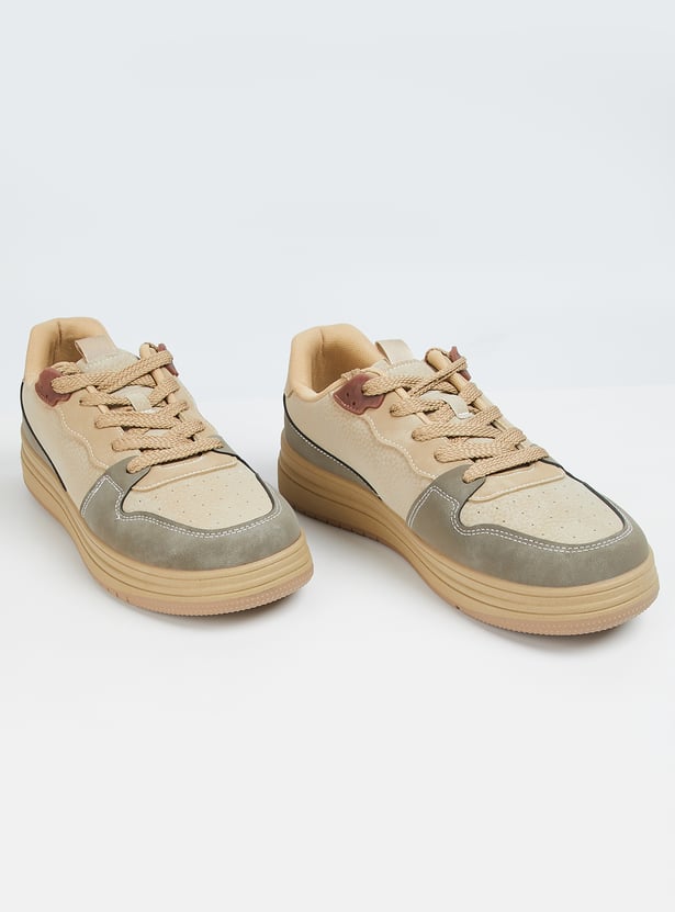 Comfortable Colorblocked Sneakers for Men with Lightweight Build and Cushioned Insole