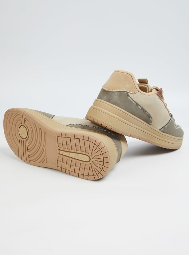 Comfortable Colorblocked Sneakers for Men with Lightweight Build and Cushioned Insole