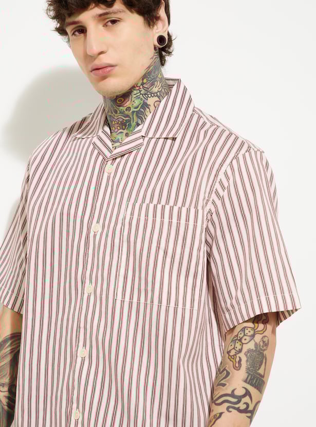 Modern Men’s Resort Shirt with Striped Design – Relaxed Fit Summer Essential for Beachwear and Casual Gatherings