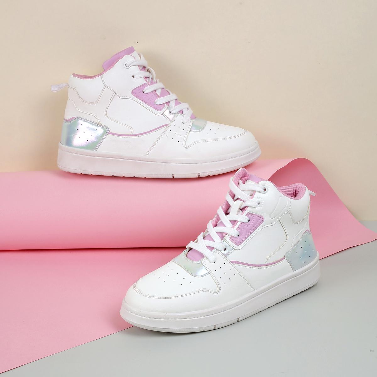 Trendy Women White Casual Sneakers for Everyday Wear Travel and College Outfits