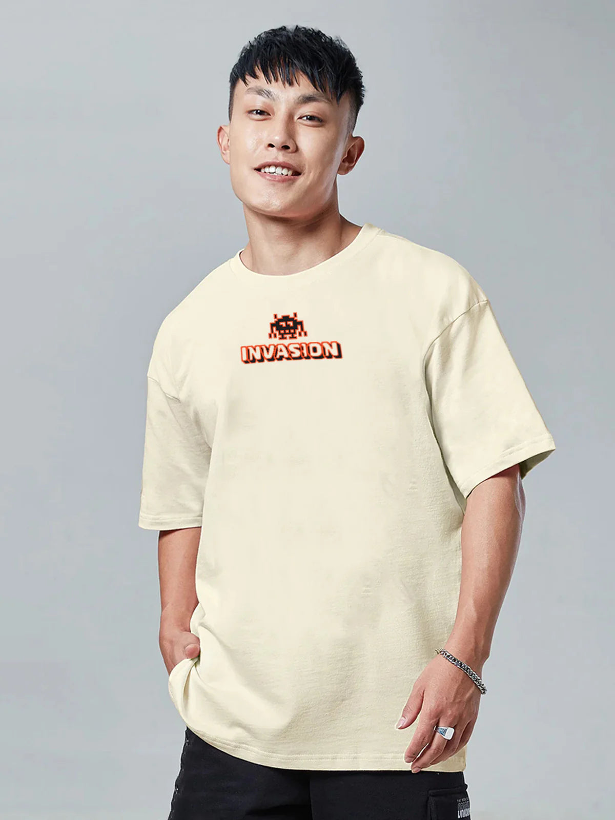 Fashionable Swanwhite Oversized T-shirt with Soft Fabric and Eye-Catching Graphic Print