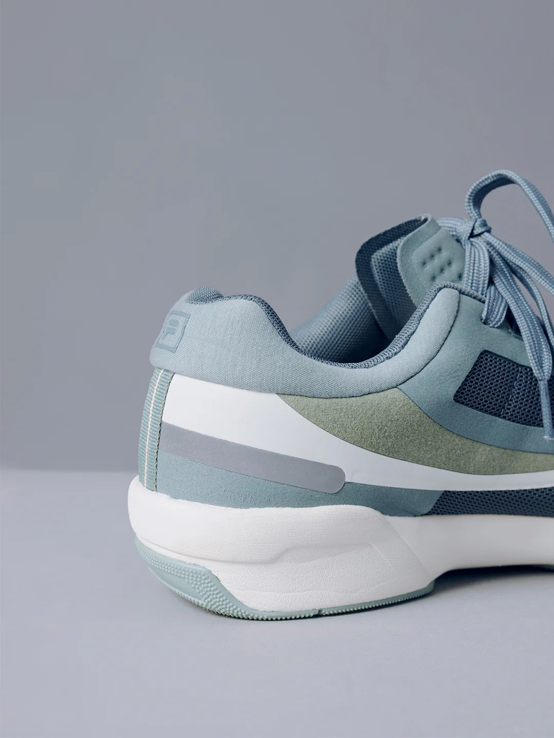 Men’s Casual Iceberg Green Sneakers for Work and Leisure