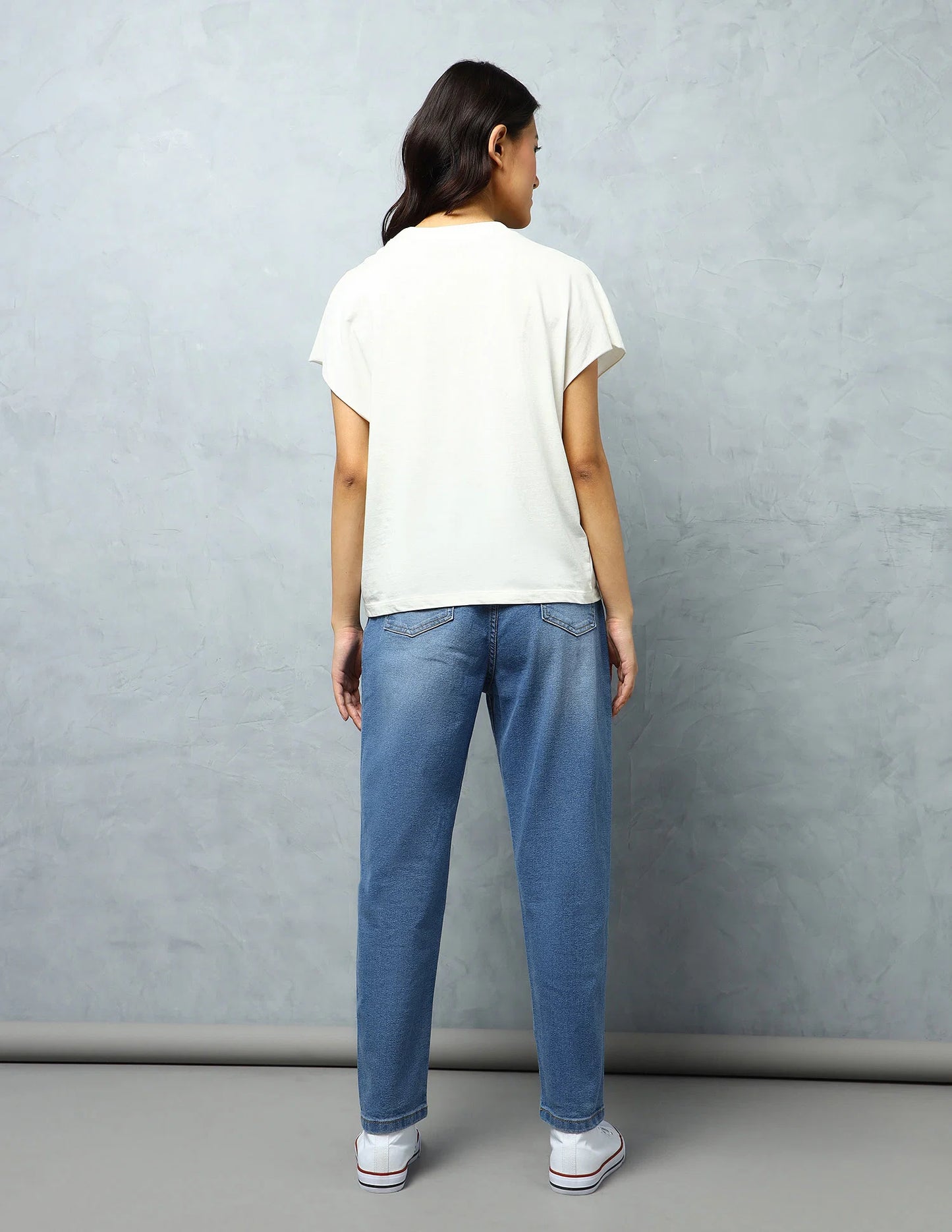 Women’s Relaxed High Rise Mom Fit Jeans with Modern Straight Leg Look