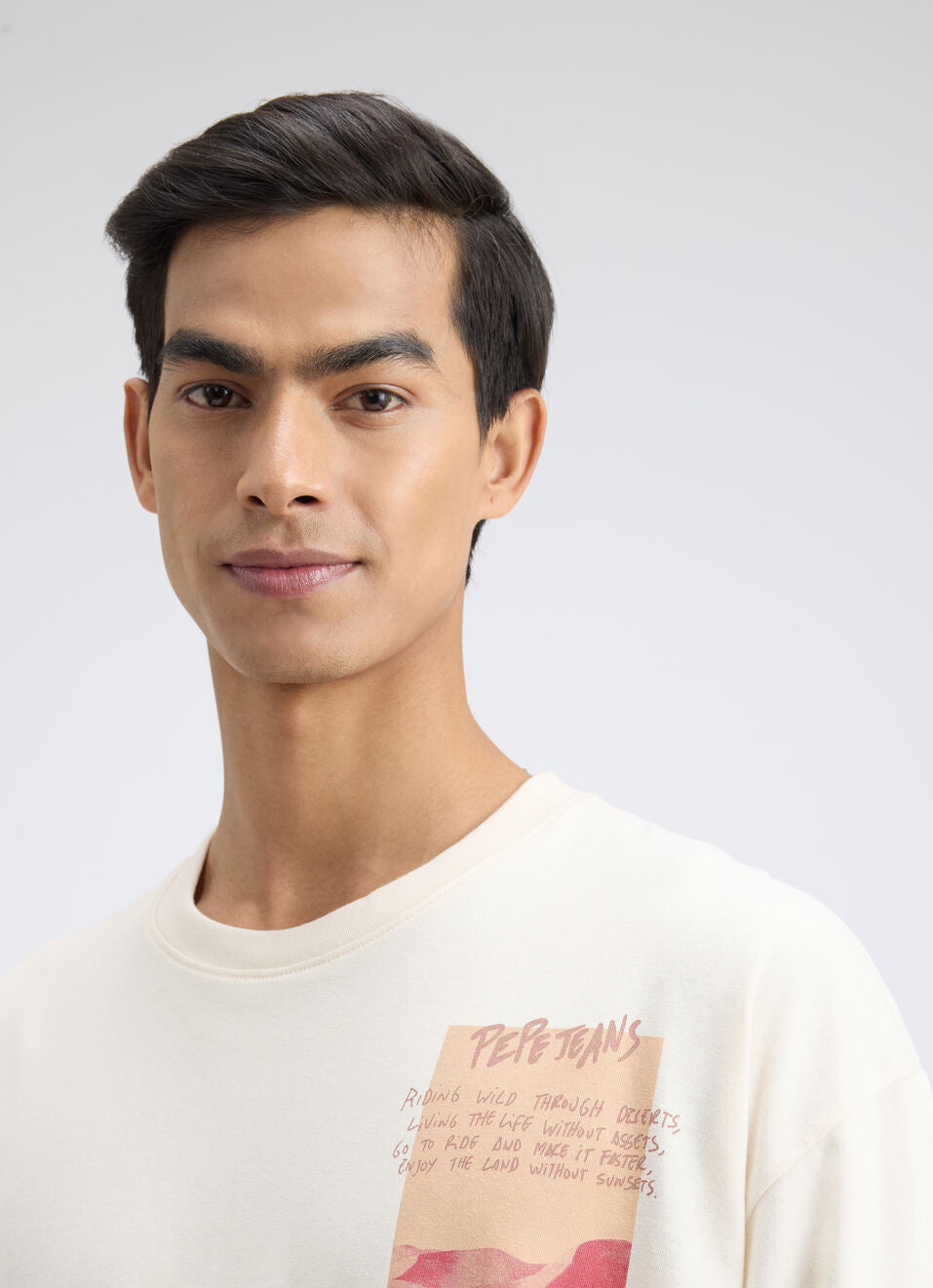 Relaxed Fit Men’s White Oversized T-Shirt with Printed Back Artwork
