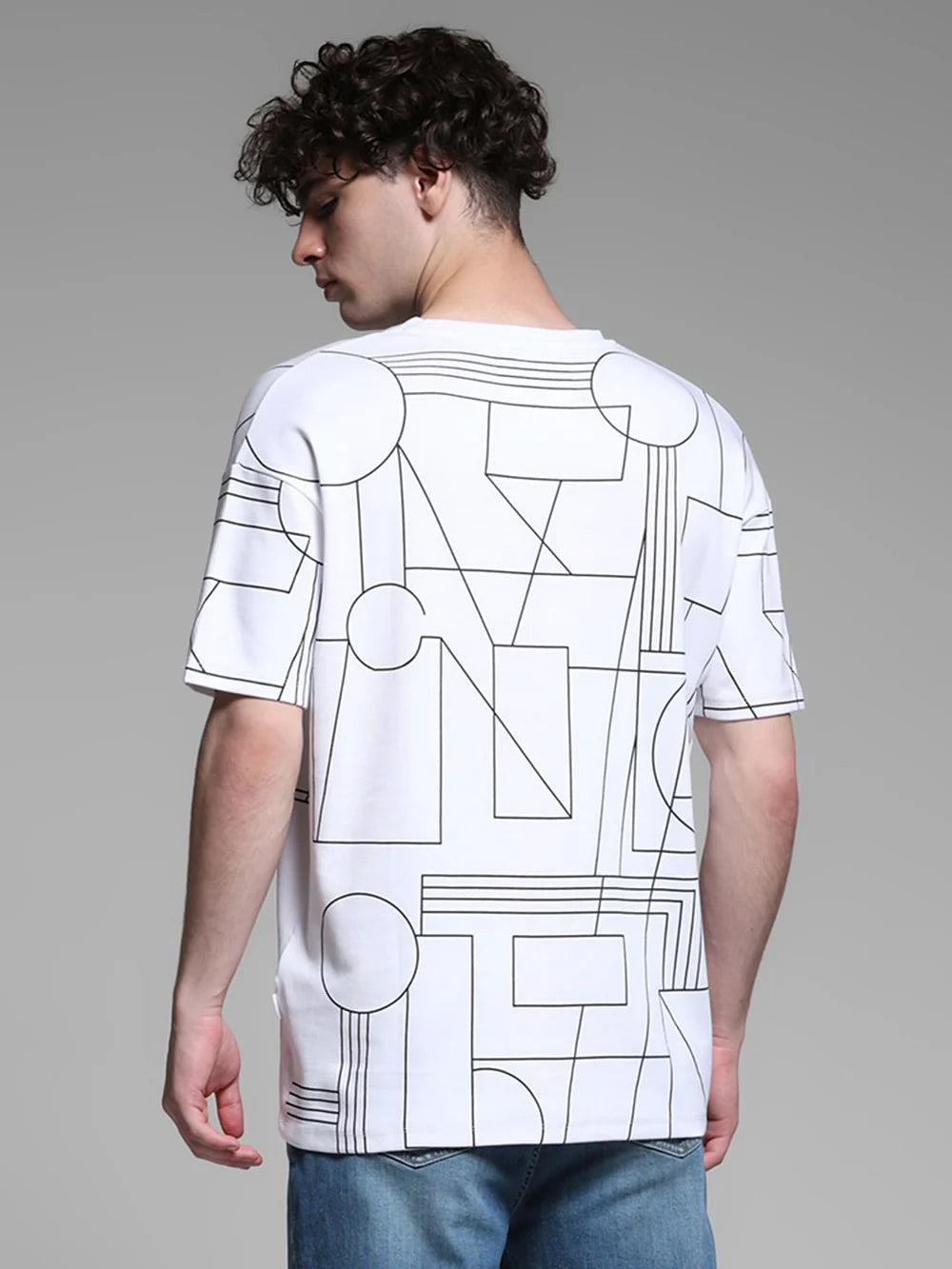 Everyday White Oversized T-shirt with High-Quality Printed Graphics and Comfortable Fit