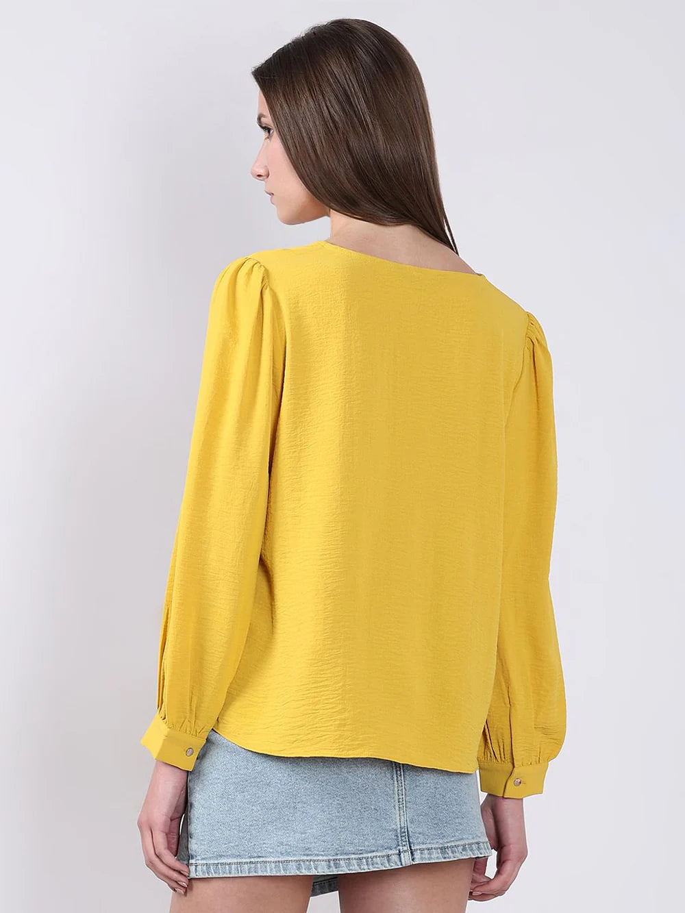 Contemporary Women’s Yellow V-Neck Top with Minimalist Style and Elegant Appeal