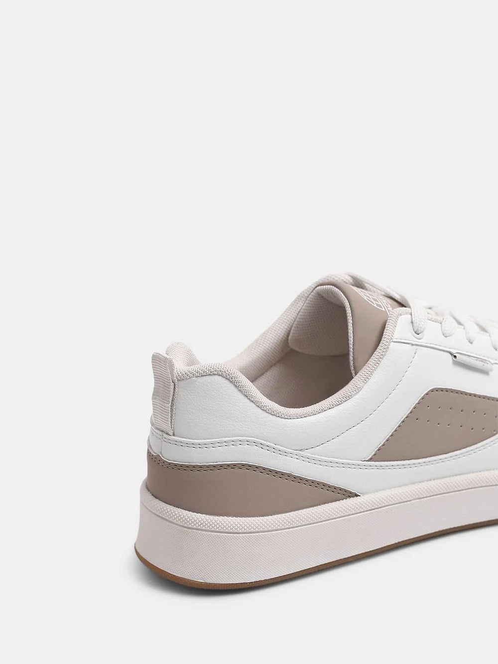 Classic White PU Lace-Up Casual Sneakers for Men’s Everyday Comfort and Style