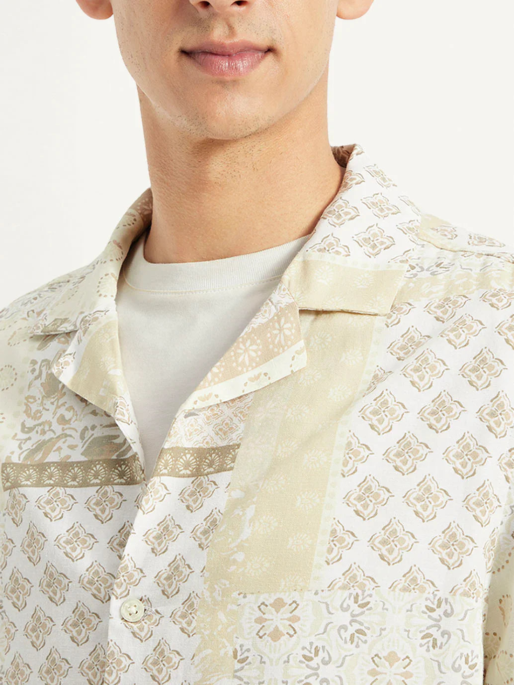 Men’s Lightweight Linen Resort Collar Shirt Featuring Printed Artwork