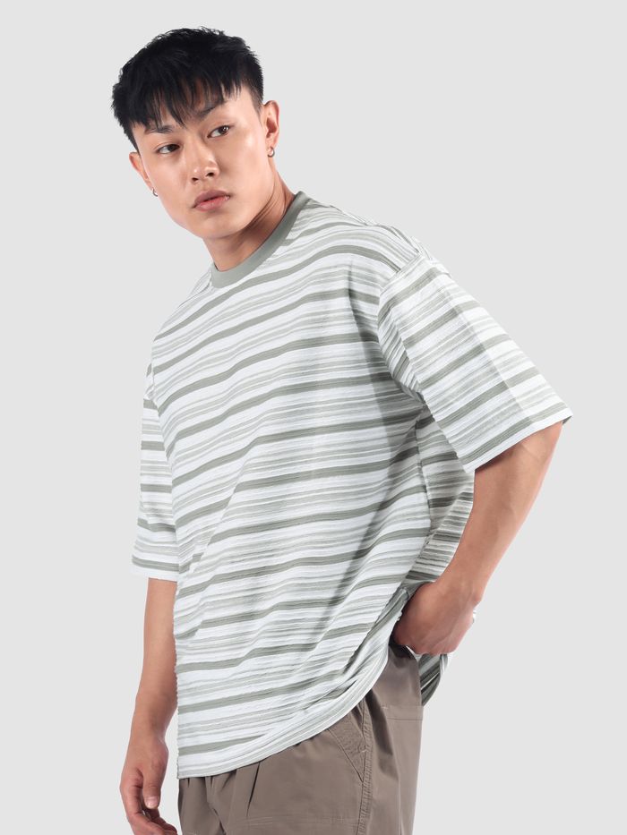 Modern Casual Men’s Grey Stripe Textured Oversized T-Shirt for Everyday Outings