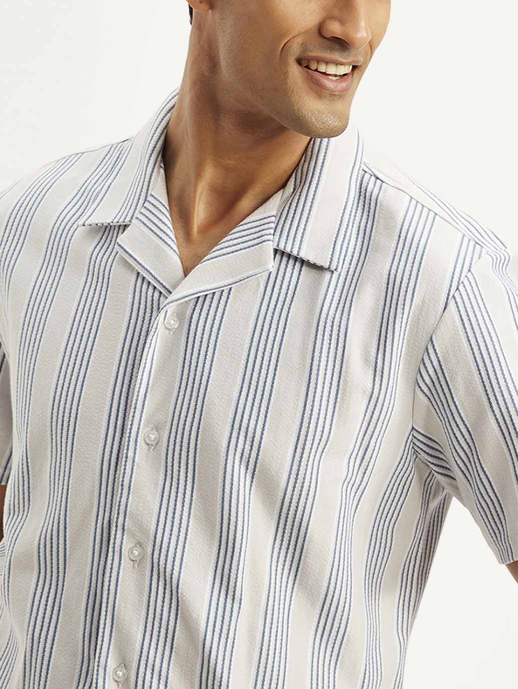 Trendy Men’s Striped Resort Collar Camp Shirt – Lightweight Relaxed Fit Casual Shirt for Travel, Parties, and Daily Comfort