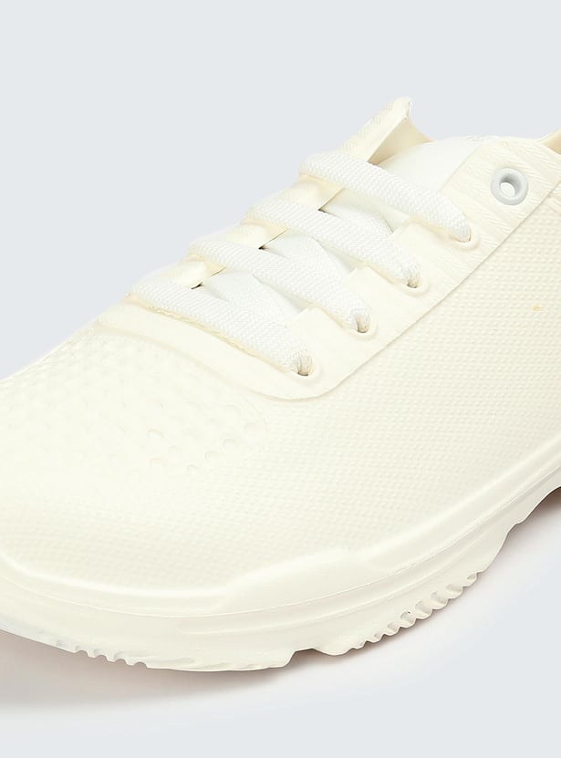Comfortable Men’s Wash and Wear Sneakers for Walking, Outings, and Leisure