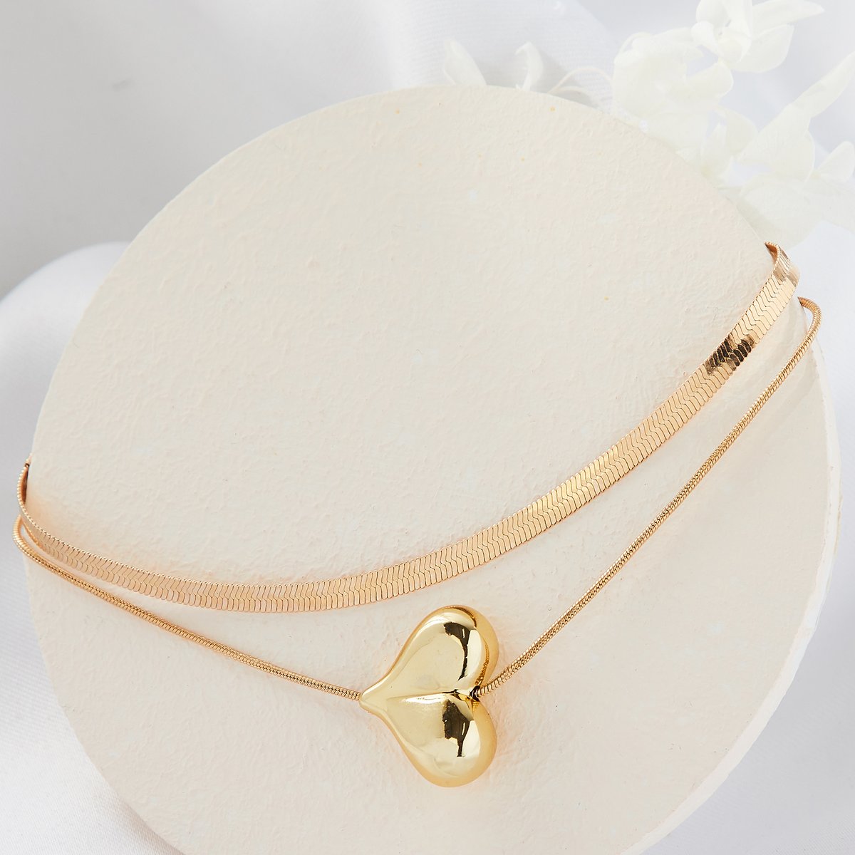 Festive Hair Bun Accessory in Gold Tone with Elegant Pearl Embellishments