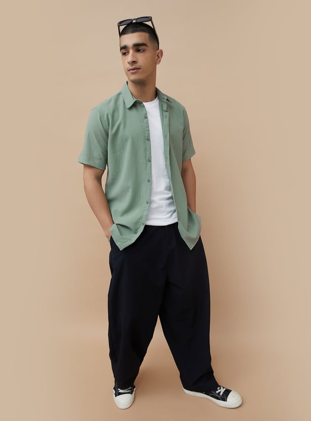 Smart Men’s Textured Regular Fit Shirt – Comfortable and Versatile Outfit for Travel, Daily Comfort, and Social Occasions