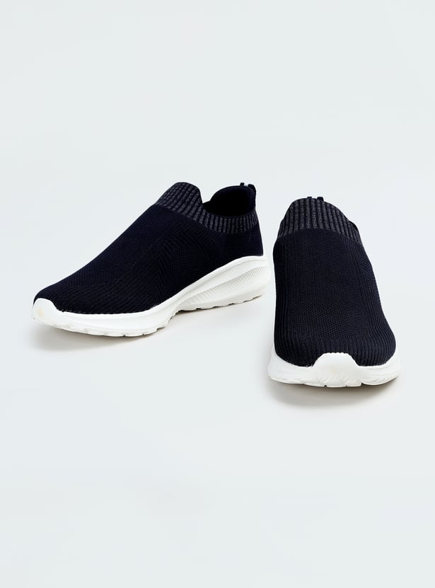 Modern Mesh Slip-On Athleisure Shoes for Men with Flexible and Slip-Resistant Sole