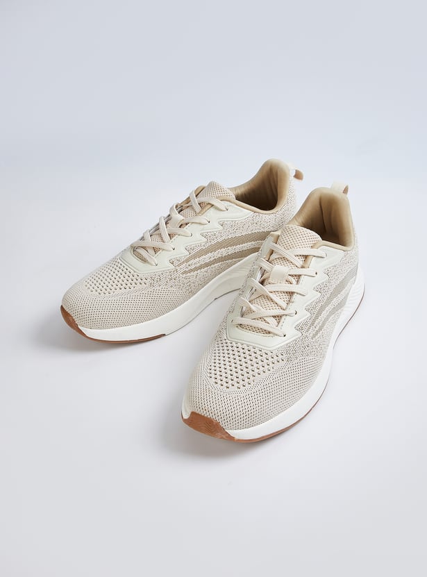 Men’s Mesh Sports Shoes with Lightweight and Flexible Sole