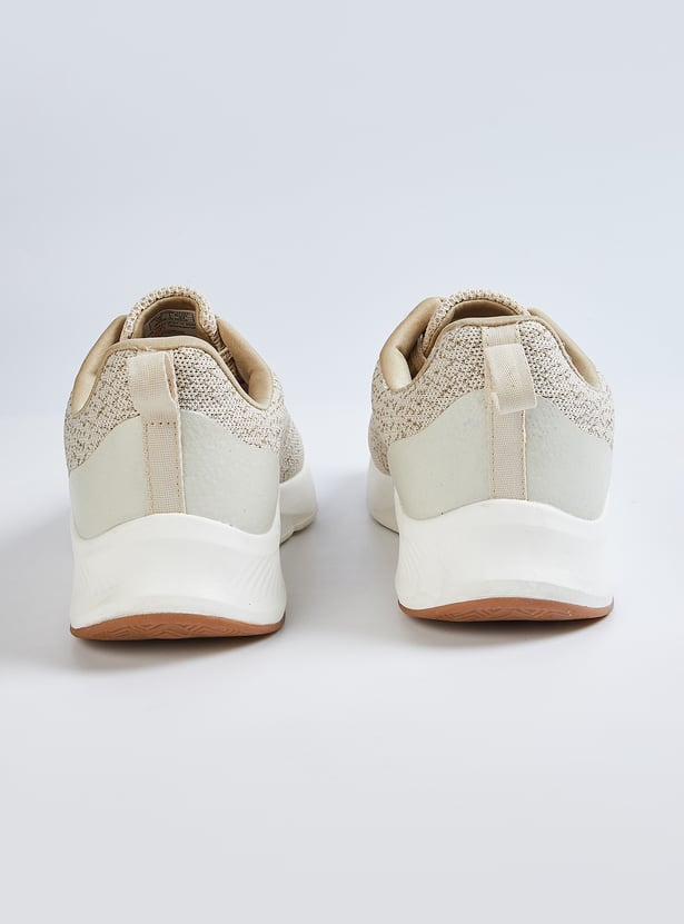 Men’s Mesh Sports Shoes with Lightweight and Flexible Sole