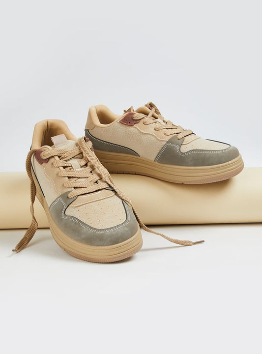 Comfortable Colorblocked Sneakers for Men with Lightweight Build and Cushioned Insole