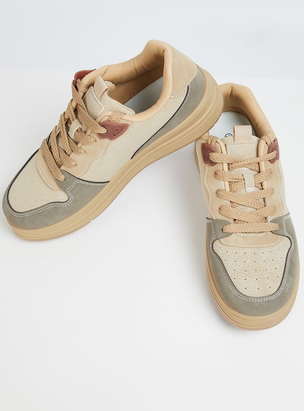Comfortable Colorblocked Sneakers for Men with Lightweight Build and Cushioned Insole