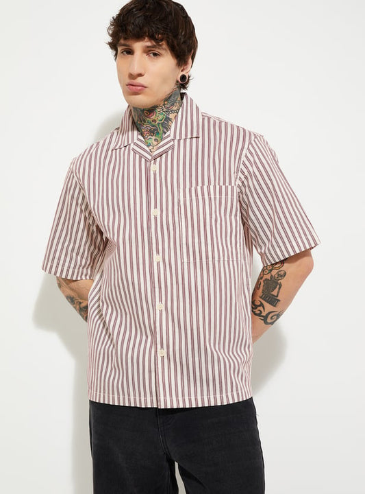 Modern Men’s Resort Shirt with Striped Design – Relaxed Fit Summer Essential for Beachwear and Casual Gatherings