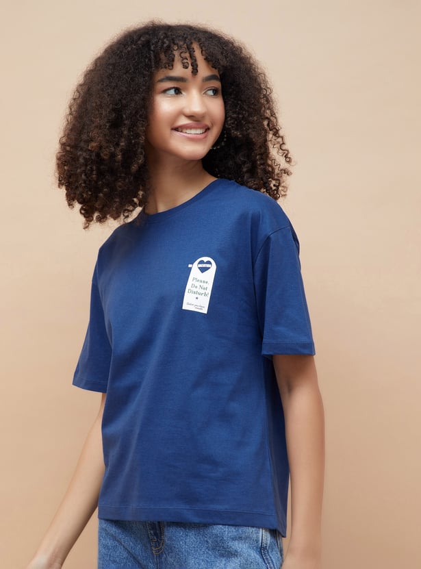 Fashionable Back Graphic Print Drop Shoulder T-shirt for Men for Parties and Casual Looks