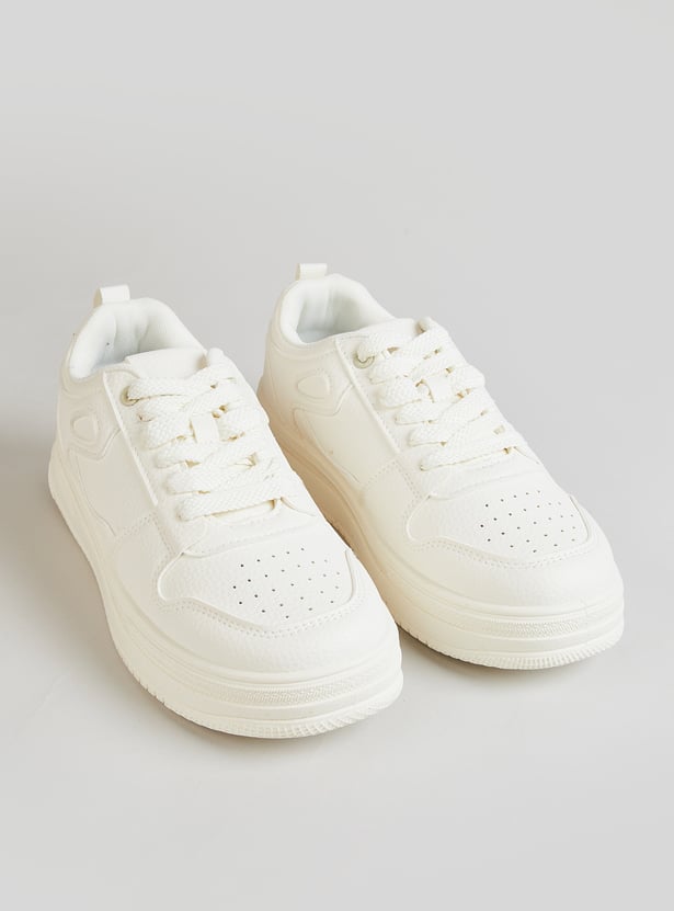 Lightweight Perforation Sneakers for Women Fashionable and Comfortable