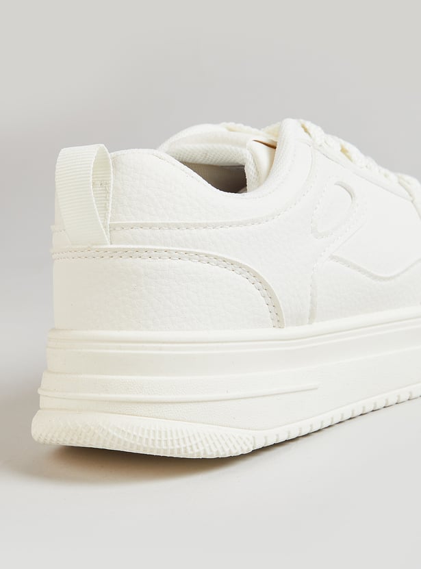 Lightweight Perforation Sneakers for Women Fashionable and Comfortable