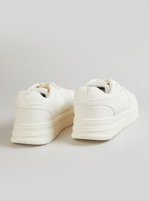 Lightweight Perforation Sneakers for Women Fashionable and Comfortable