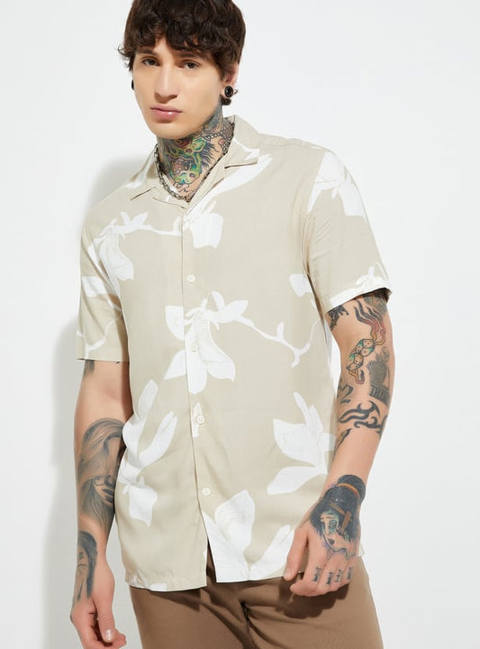 Fashionable Men’s Regular Fit Floral Print Shirt – Lightweight Casual Wear for Summer, Vacations, and Daily Comfort