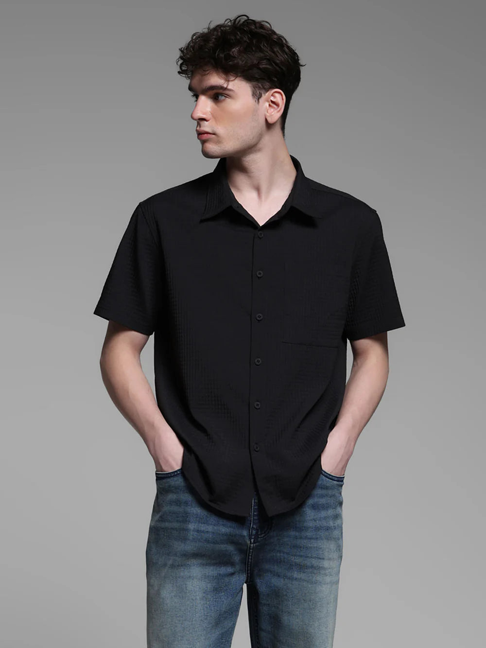 Stylish Men’s Black Short Sleeves Shirt with Relaxed Fit for Casual Occasions