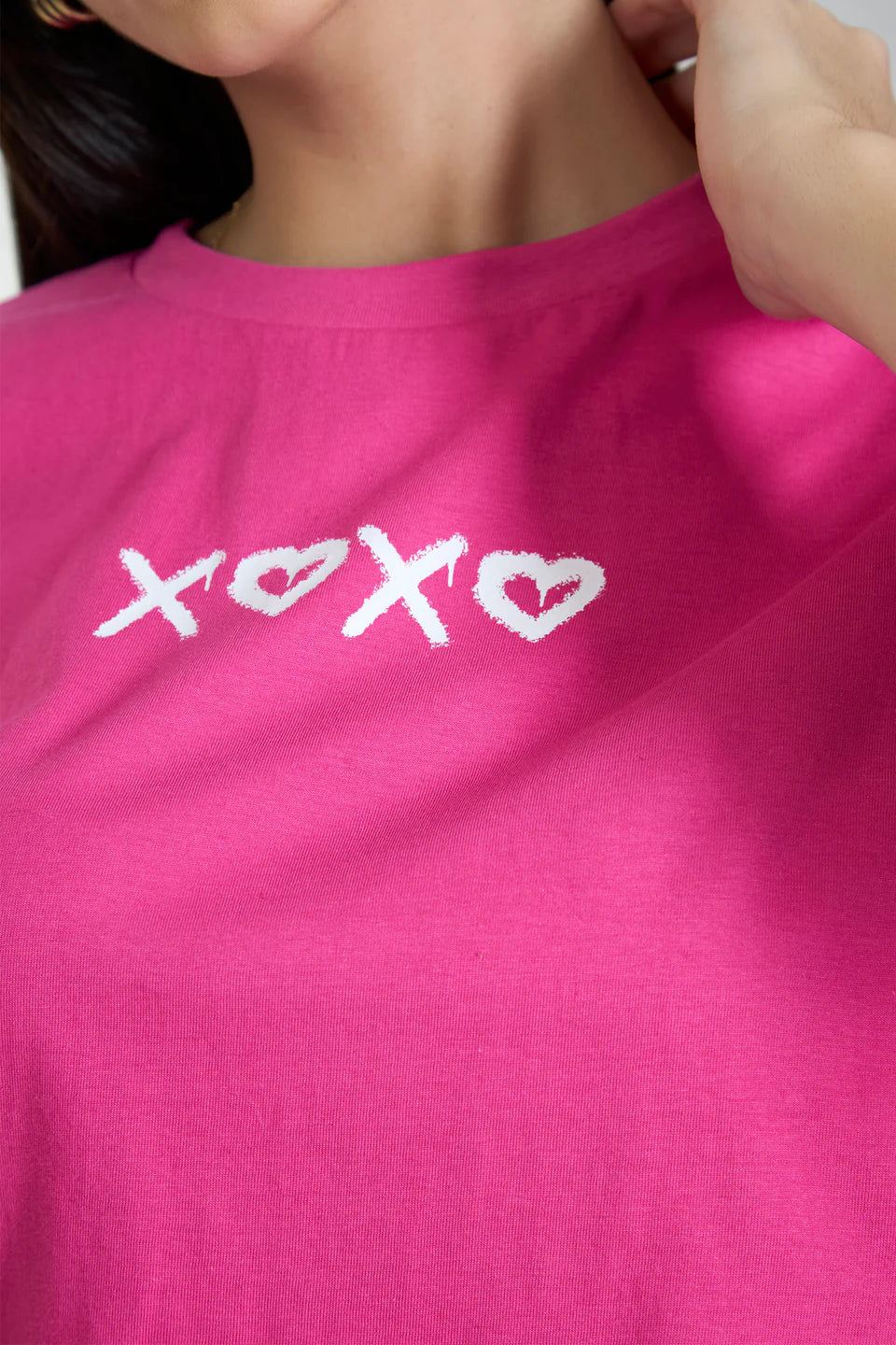 Soft Cotton Knit Pink Boxy Crop Graphic Tee with Relaxed Fit and Stylish Modern Look