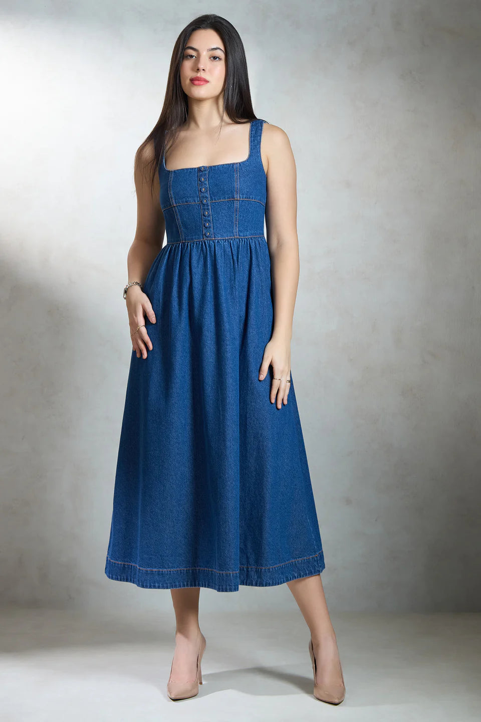 Fashionable Women’s Denim Midi Dress with Flared Skirt Design