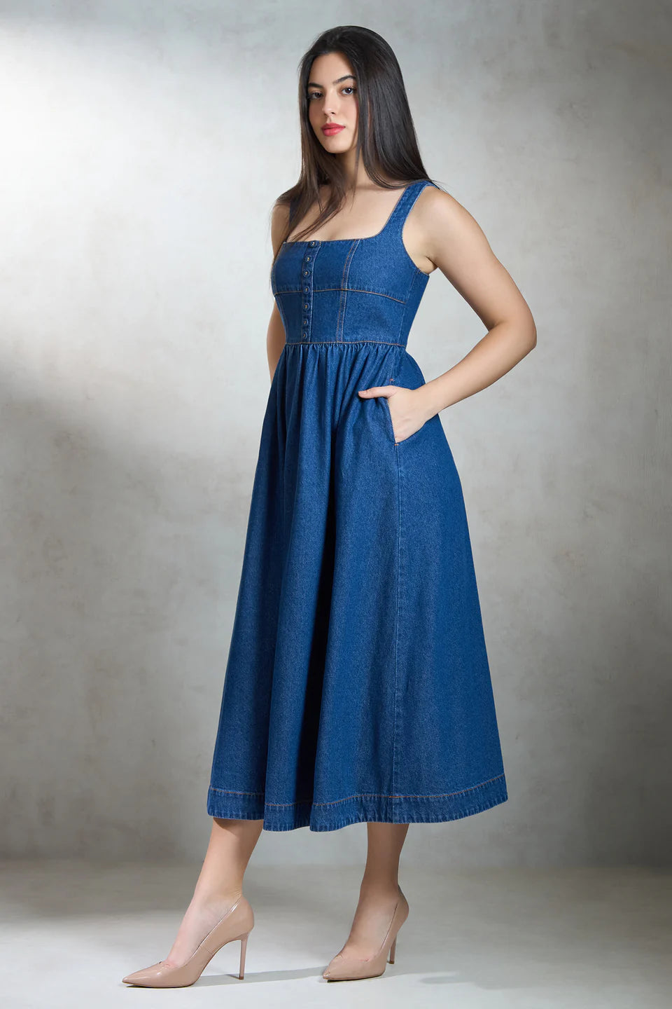 Fashionable Women’s Denim Midi Dress with Flared Skirt Design