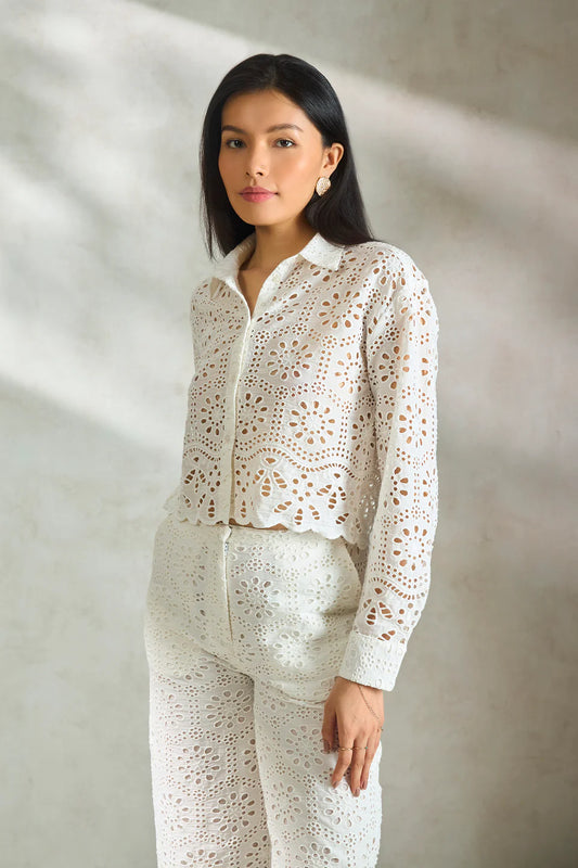 Elegant Women’s Boxy Cotton White Shirt with Scallop Design for Minimalist Fashion