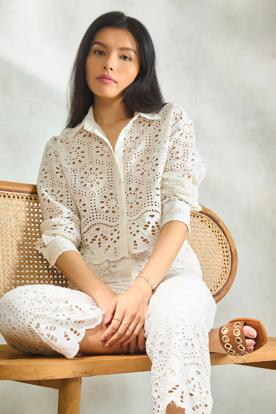 Elegant Women’s Boxy Cotton White Shirt with Scallop Design for Minimalist Fashion