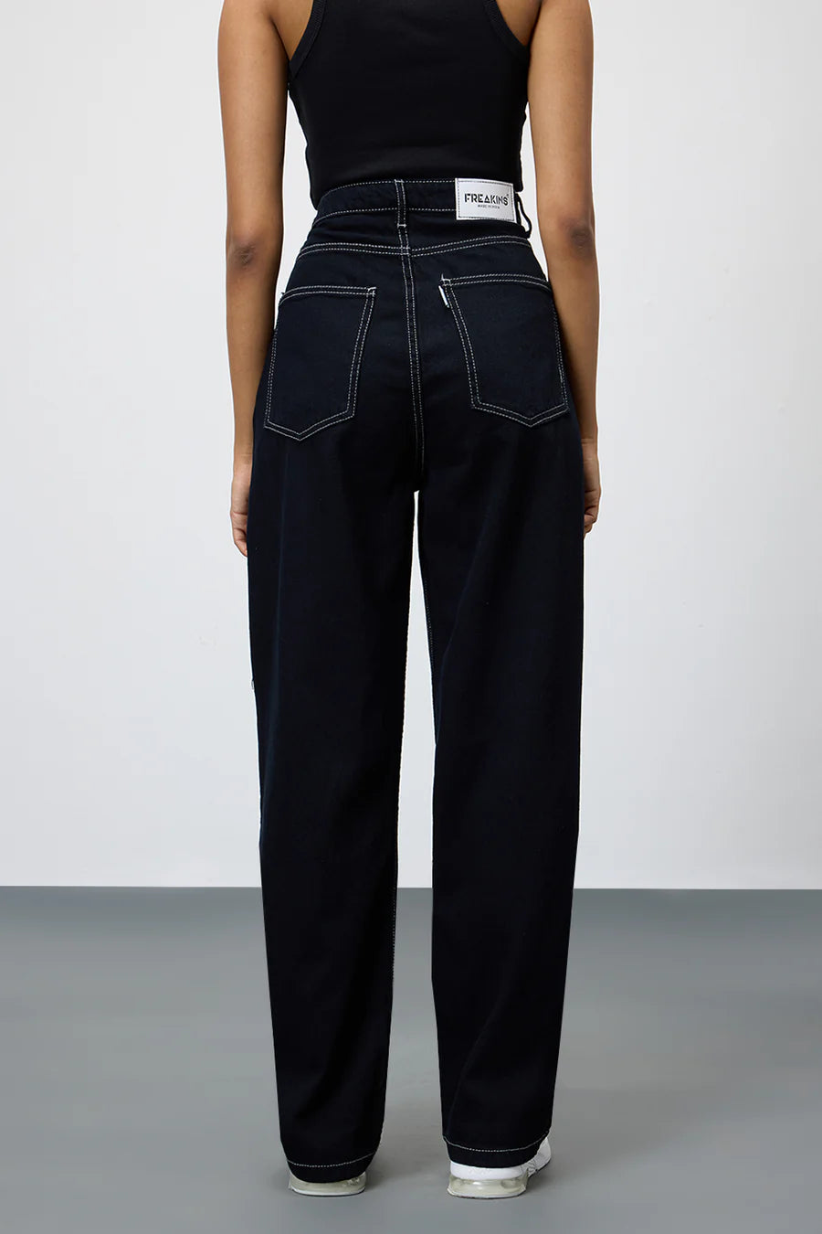 Women’s Black Straight Leg Jeans with Stylish Ripped Detailing and Relaxed Fit