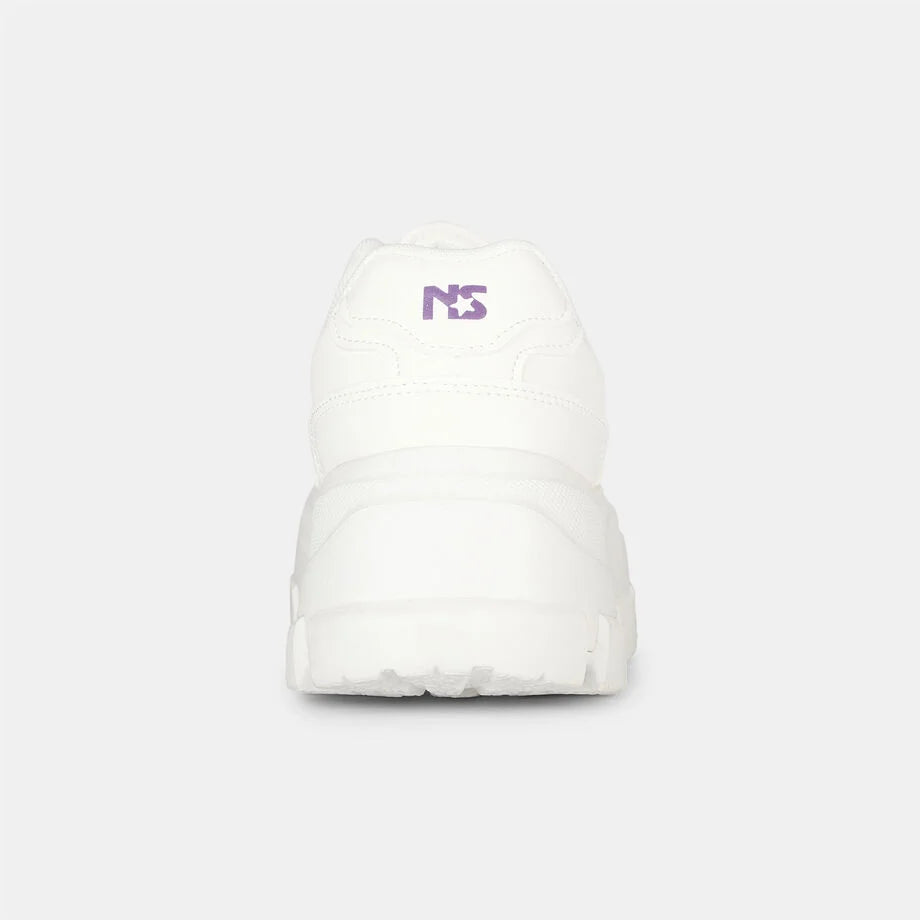 Contemporary Women’s White Casual Sneakers with Lightweight Construction and Trendy Look