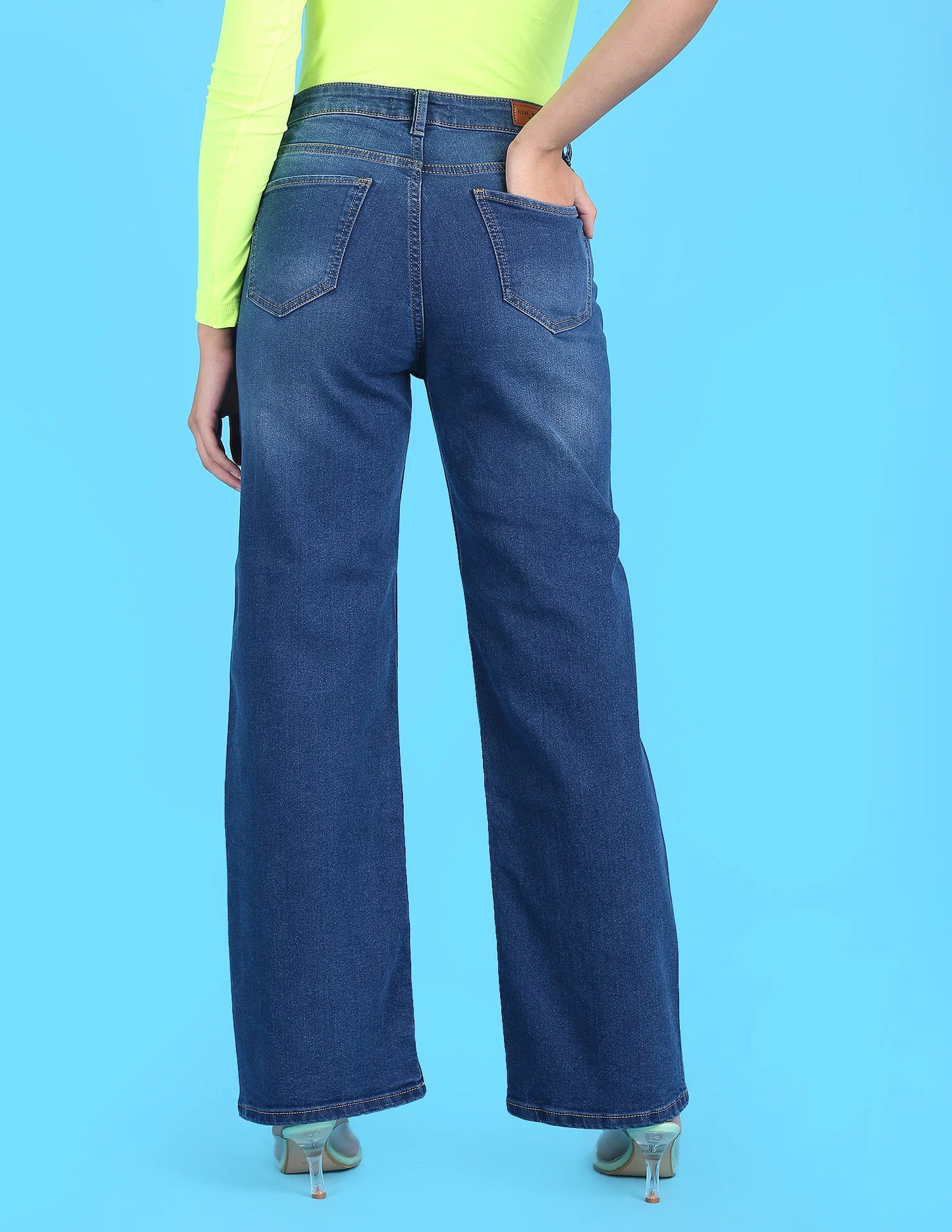 Elegant Women’s High Waist Wide Leg Jeans for Casual and Street Style Outfits