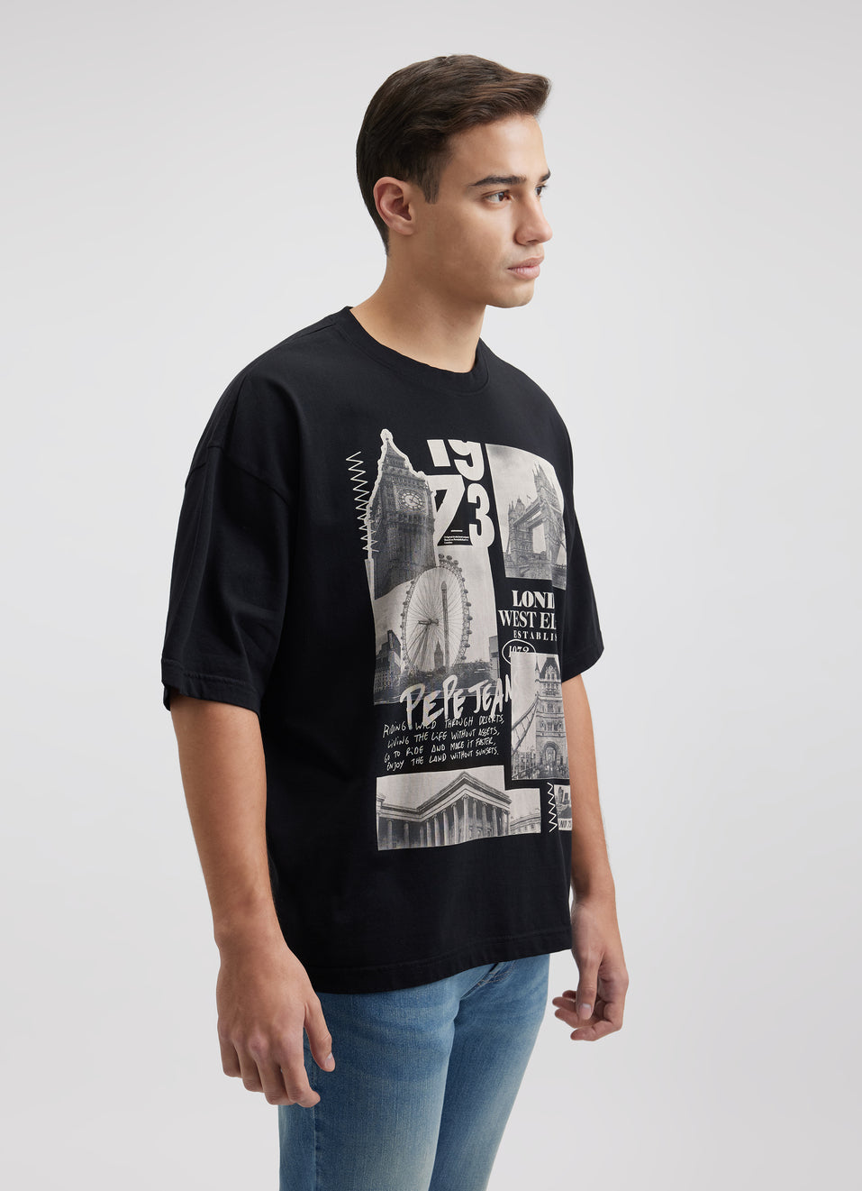Trendy Black Oversized Graphic Print Short Sleeve Tee for Men