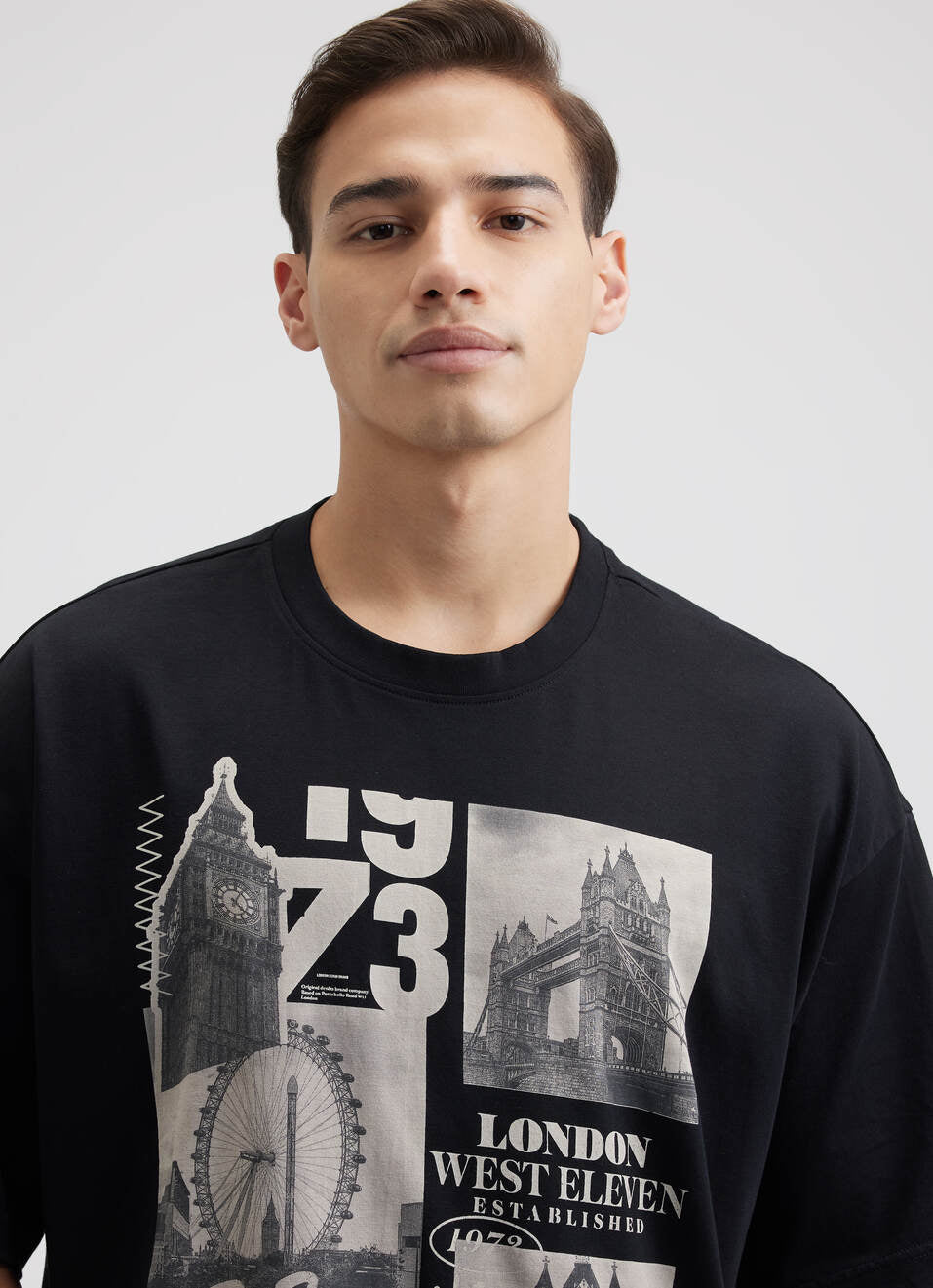 Trendy Black Oversized Graphic Print Short Sleeve Tee for Men