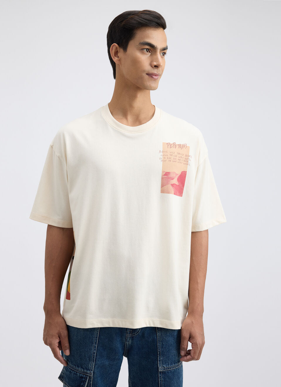 Relaxed Fit Men’s White Oversized T-Shirt with Printed Back Artwork