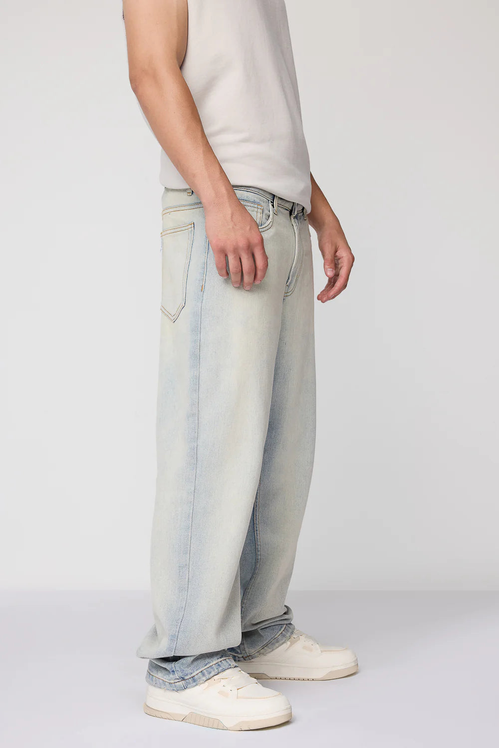 Trendy Blue Men’s Baggy Straight Jeans Relaxed Fit Modern Denim for Casual Looks