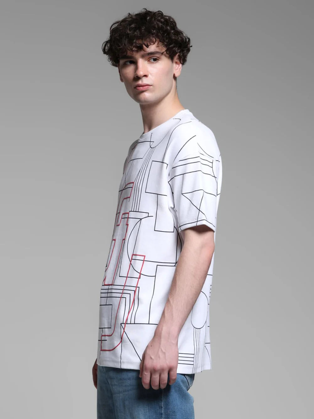 Everyday White Oversized T-shirt with High-Quality Printed Graphics and Comfortable Fit