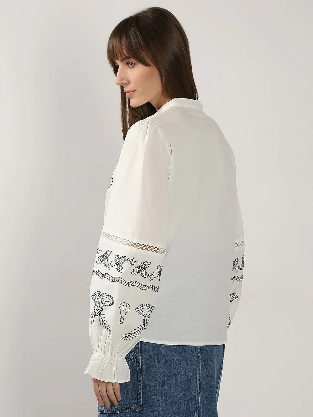 Fashionable Women’s White Embroidered Cotton Top with Lightweight Fabric for Daily Use
