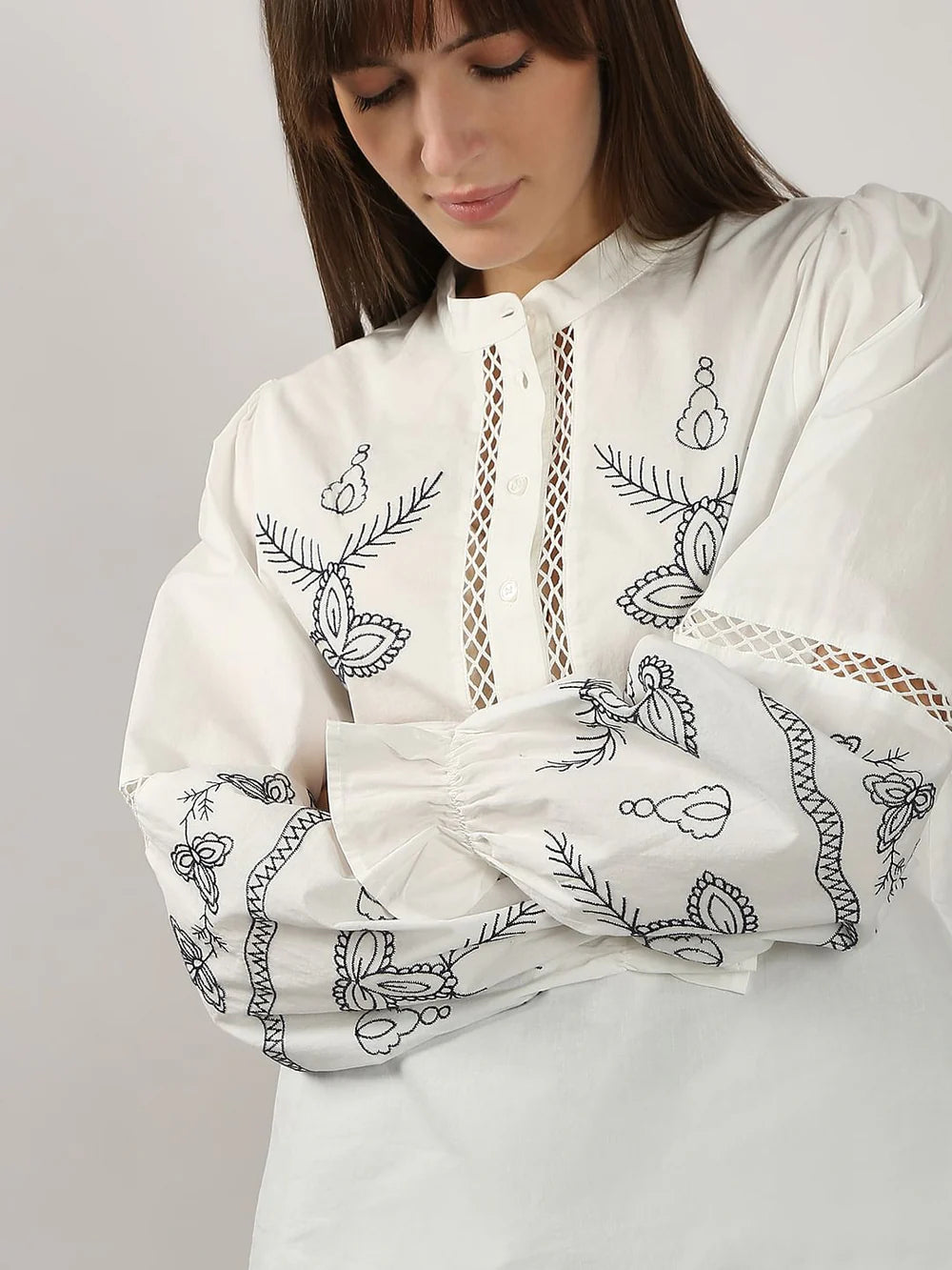 Fashionable Women’s White Embroidered Cotton Top with Lightweight Fabric for Daily Use