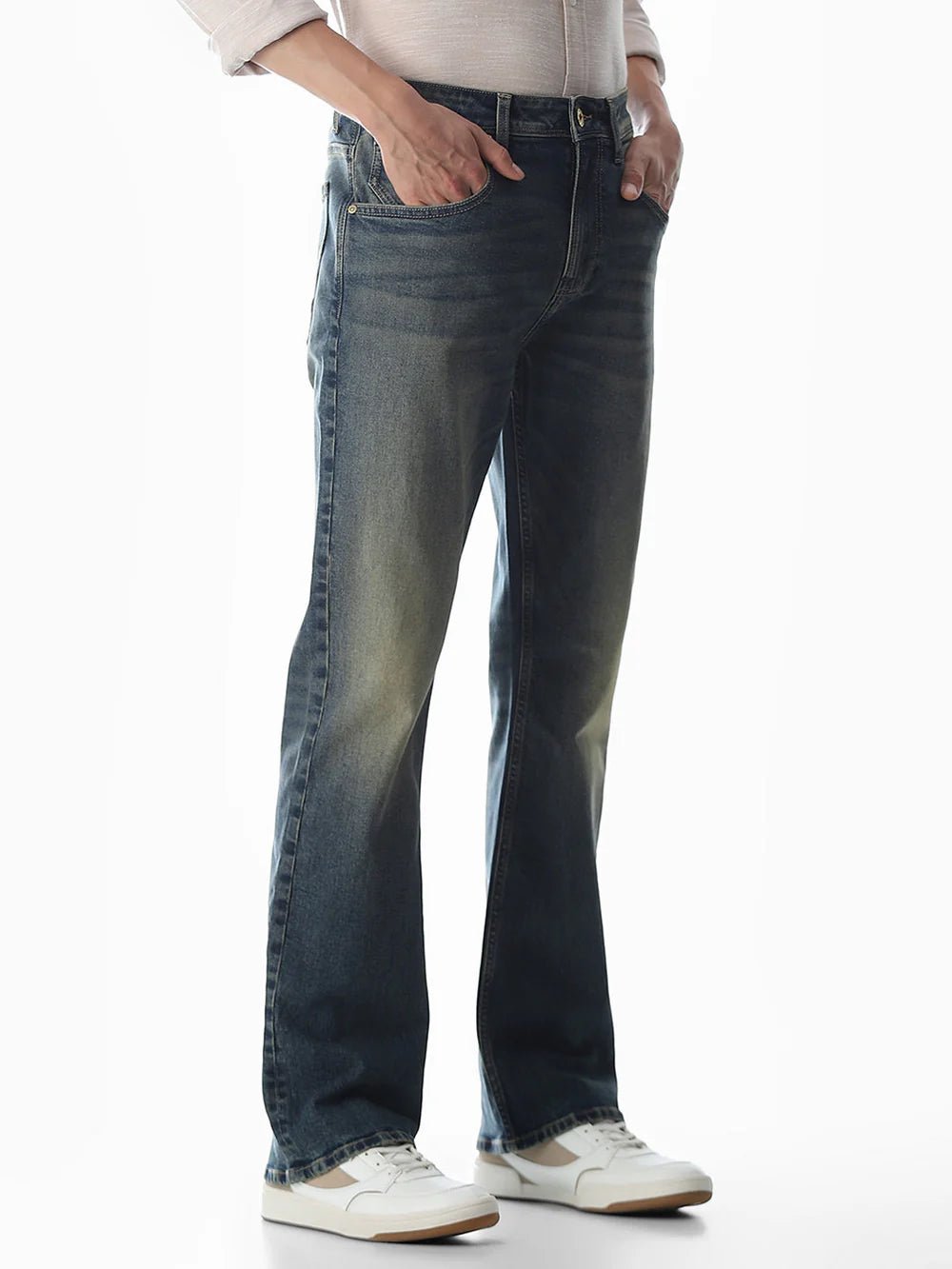 Soft Fabric High-Rise Bootcut Jeans for Men in Washed Cliff Shade