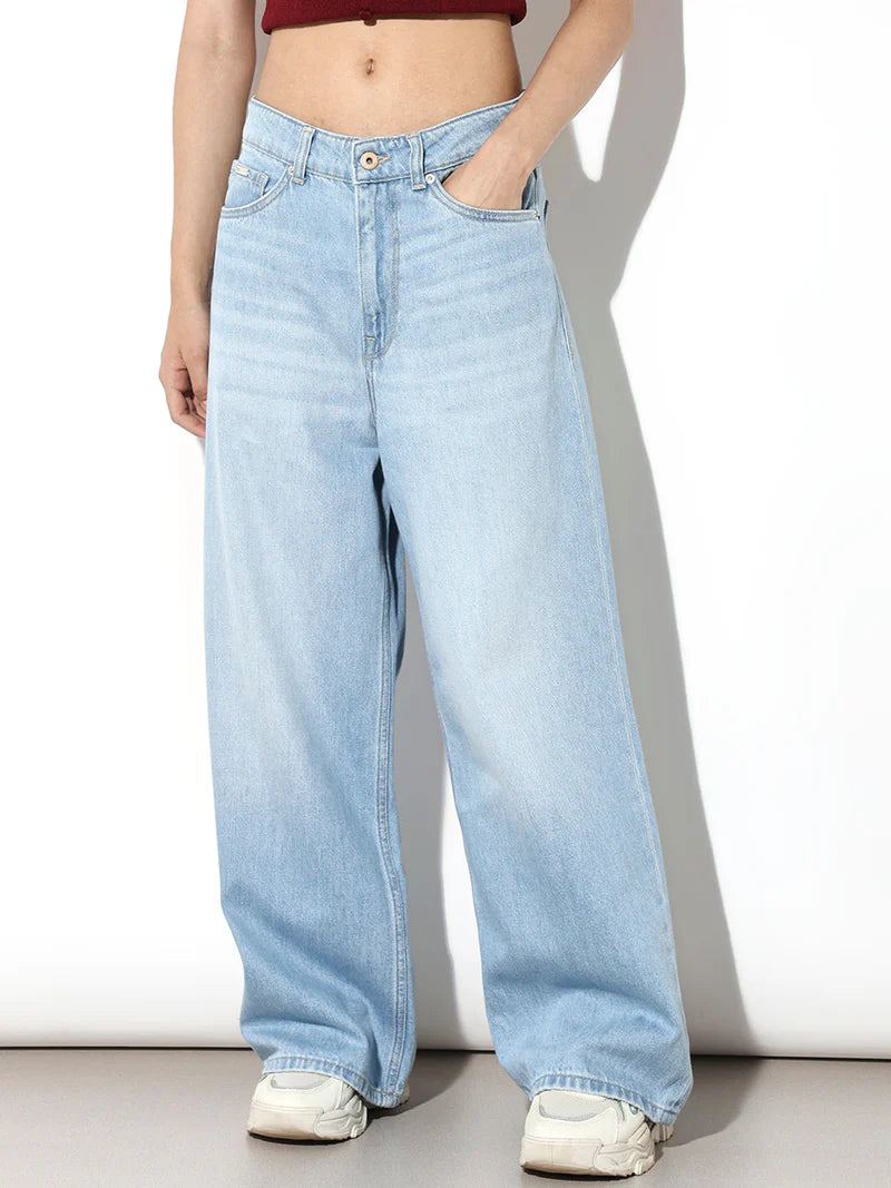 Fashionable Light Blue Jeans Wide Leg Relaxed Fit for Women